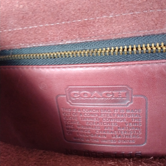 Authentic Coach bag with embossed serial number - Picture 3 of 4